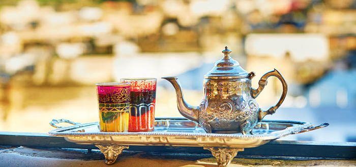 arabic-moroccan-mint-tea-1-700x330