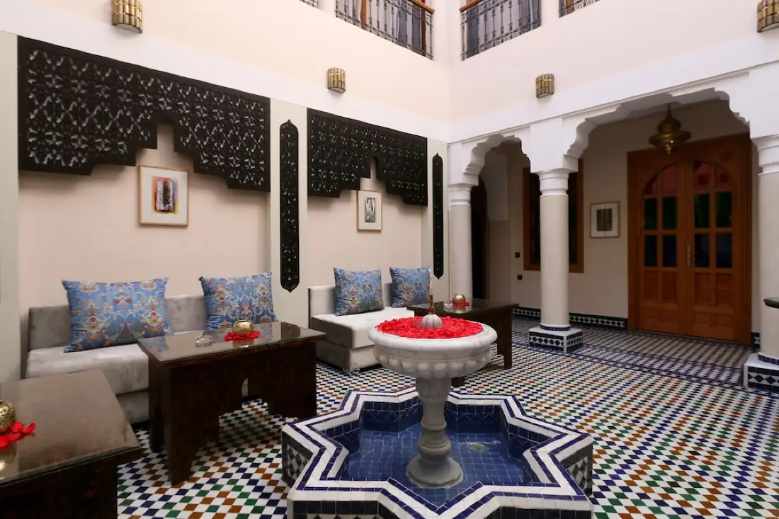 Hotel babylon dades